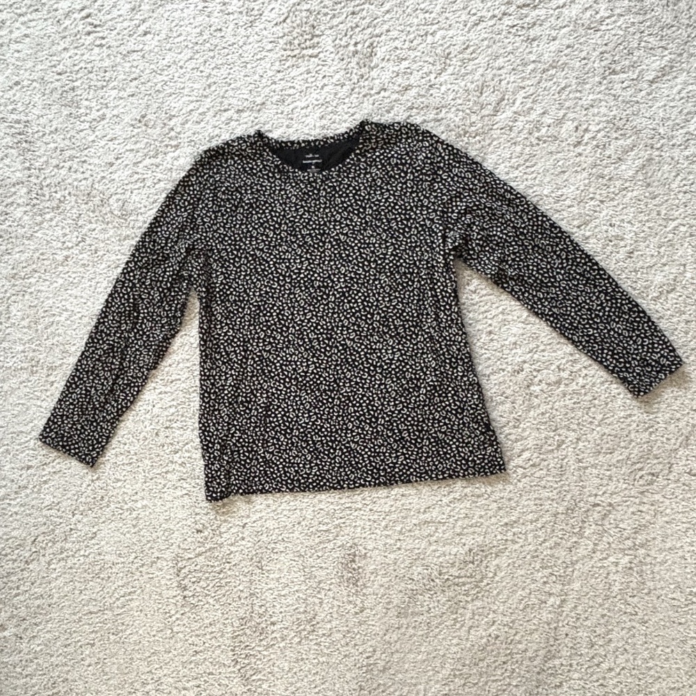 BANANA REPUBLIC -Black with white leopard print LS “Malibu Tee” Size XL NWOT